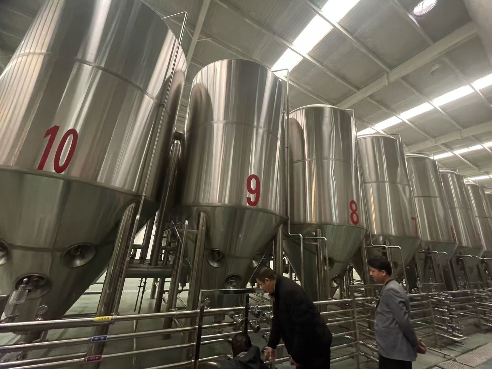 长乐精酿啤酒设备厂—平面布置、设备设计、制造、调试、培训等一条龙服务